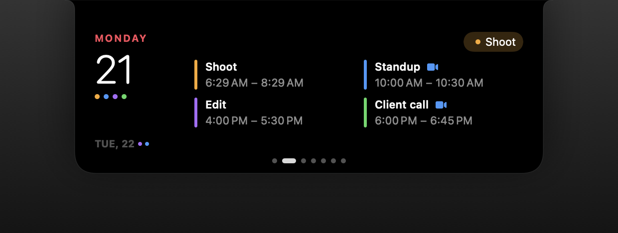 Calendar in the MacBook notch: today's events and busy dots